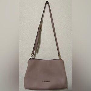Michael Kors Hand bag in Fair Condition